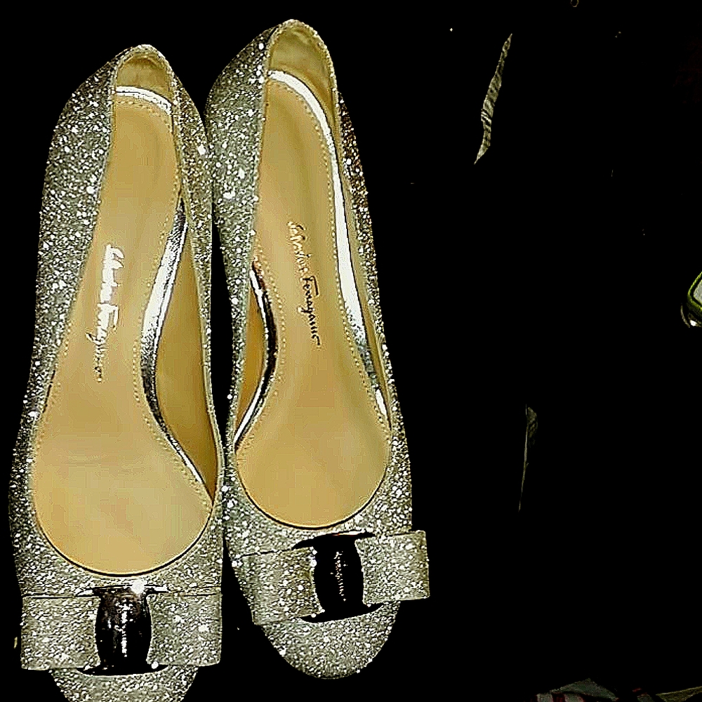 SALVATORE FERRAGAMO SLIP ON SMALL HEELS